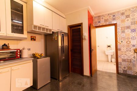 Casa para alugar com 365m², 4 quartos e 4 vagas Casa para alugar com 365m², 4 quartos e 4 vagasCozinha