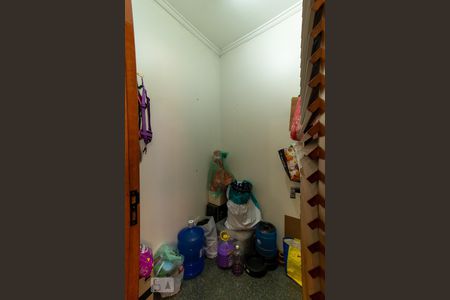 Casa para alugar com 365m², 4 quartos e 4 vagas Casa para alugar com 365m², 4 quartos e 4 vagasDespensa