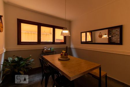 Casa para alugar com 365m², 4 quartos e 4 vagas Casa para alugar com 365m², 4 quartos e 4 vagasCopa