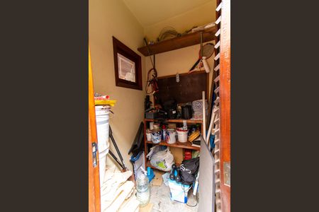 Casa para alugar com 365m², 4 quartos e 4 vagas Casa para alugar com 365m², 4 quartos e 4 vagasDepósito