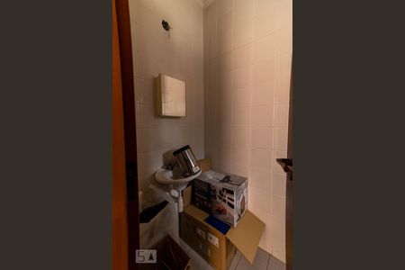 Casa para alugar com 365m², 4 quartos e 4 vagas Casa para alugar com 365m², 4 quartos e 4 vagasBanheiro de serviço