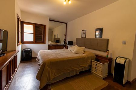 Casa para alugar com 365m², 4 quartos e 4 vagas Casa para alugar com 365m², 4 quartos e 4 vagasSuíte 1