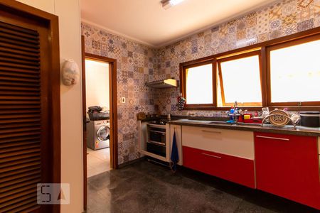 Casa para alugar com 365m², 4 quartos e 4 vagas Casa para alugar com 365m², 4 quartos e 4 vagasCozinha