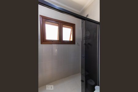 Casa para alugar com 365m², 4 quartos e 4 vagas Casa para alugar com 365m², 4 quartos e 4 vagasBanheiro do corredorBanheiro do corredor