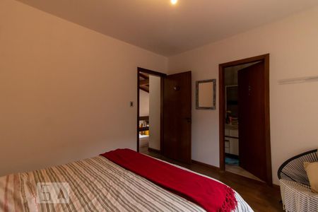 Casa para alugar com 365m², 4 quartos e 4 vagas Casa para alugar com 365m², 4 quartos e 4 vagasSuíte 2