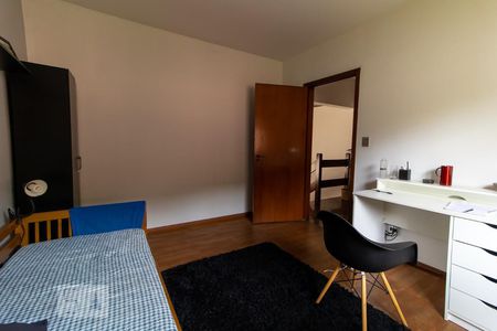 Casa para alugar com 365m², 4 quartos e 4 vagas Casa para alugar com 365m², 4 quartos e 4 vagasQuarto 2