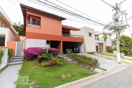 Casa para alugar com 365m², 4 quartos e 4 vagas Casa para alugar com 365m², 4 quartos e 4 vagasFachada da casa