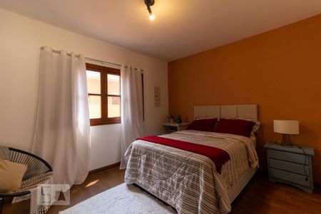 Casa para alugar com 365m², 4 quartos e 4 vagas Casa para alugar com 365m², 4 quartos e 4 vagasSuíte 2