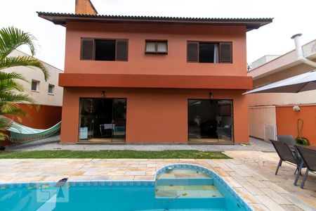 Casa para alugar com 365m², 4 quartos e 4 vagas Casa para alugar com 365m², 4 quartos e 4 vagasVista da casa