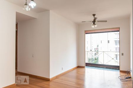 Sala de apartamento para alugar com 3 quartos, 62m² em Parque Bristol, São Paulo