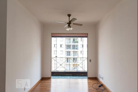 Sala de apartamento para alugar com 3 quartos, 62m² em Parque Bristol, São Paulo