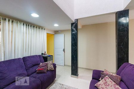 Sala de casa à venda com 3 quartos, 300m² em Jardim Triana, São Paulo