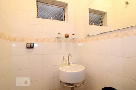 Lavabo de casa à venda com 4 quartos, 210m² em Jardim Prainha, São Paulo