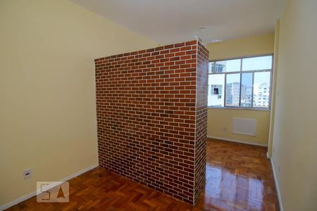 Sala/Quarto de kitnet/studio à venda com 1 quarto, 30m² em Centro, Rio de Janeiro