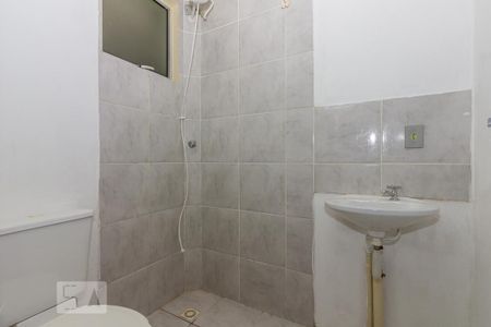 Banheiro de apartamento à venda com 2 quartos, 46m² em Alto Petrópolis, Porto Alegre