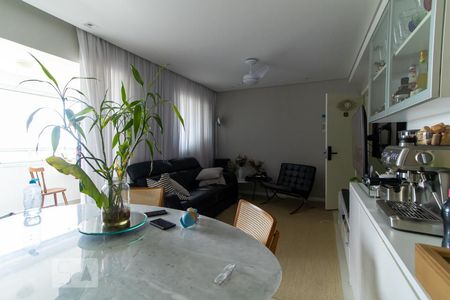 Sala de apartamento para alugar com 2 quartos, 77m² em Tamboré, Barueri