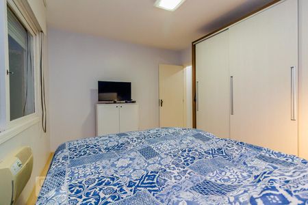 Quarto 1 de apartamento para alugar com 2 quartos, 50m² em Cavalhada, Porto Alegre