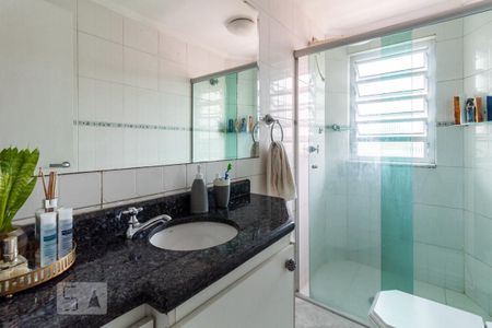 Banheiro  de apartamento à venda com 2 quartos, 70m² em Indianópolis, São Paulo