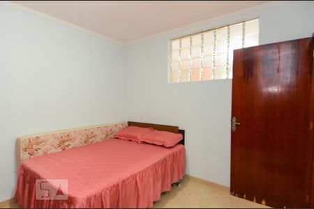 Casa à venda com 293m², 6 quartos e 2 vagas Casa à venda com 293m², 6 quartos e 2 vagasQuarto 2 - Suíte