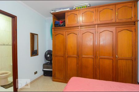 Casa à venda com 293m², 6 quartos e 2 vagas Casa à venda com 293m², 6 quartos e 2 vagasQuarto 2 - Suíte