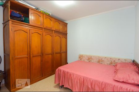 Casa à venda com 293m², 6 quartos e 2 vagas Casa à venda com 293m², 6 quartos e 2 vagasQuarto 2 - Suíte