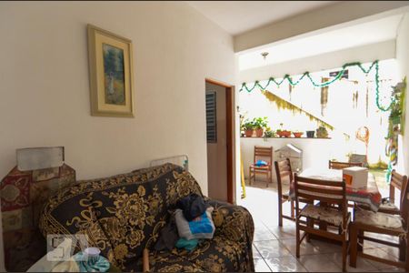 Casa à venda com 293m², 6 quartos e 2 vagas Casa à venda com 293m², 6 quartos e 2 vagasÁrea comum