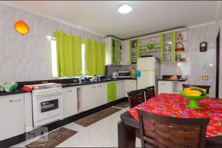 Casa à venda com 293m², 6 quartos e 2 vagas Casa à venda com 293m², 6 quartos e 2 vagasCozinha 1