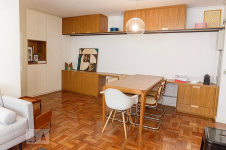 Sala de apartamento para alugar com 2 quartos, 70m² em Cerqueira César, São Paulo