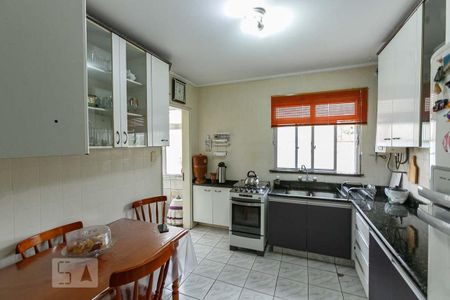 Cozinha de apartamento à venda com 3 quartos, 131m² em Menino Deus, Porto Alegre