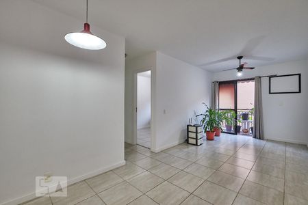 Sala de apartamento para alugar com 2 quartos, 73m² em São Cristóvão, Rio de Janeiro