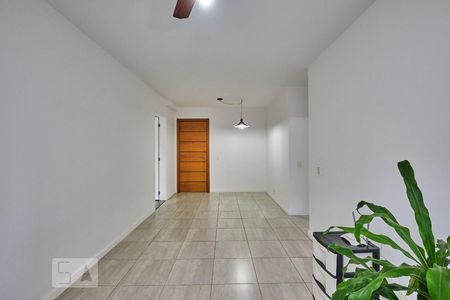 Sala de apartamento para alugar com 2 quartos, 73m² em São Cristóvão, Rio de Janeiro