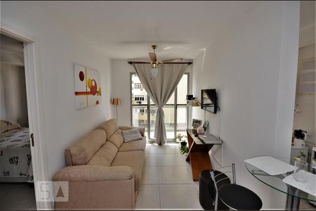 Apartamento à venda com 44m², 1 quarto e sem vagaSala