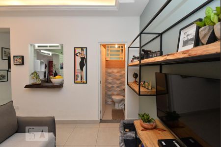 Sala de casa à venda com 2 quartos, 110m² em Vila Anastácio, São Paulo