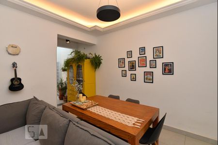 Sala de casa à venda com 2 quartos, 110m² em Vila Anastácio, São Paulo