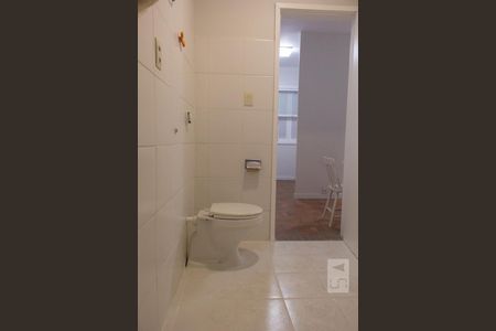 Banheiro de apartamento para alugar com 1 quarto, 32m² em Menino Deus, Porto Alegre