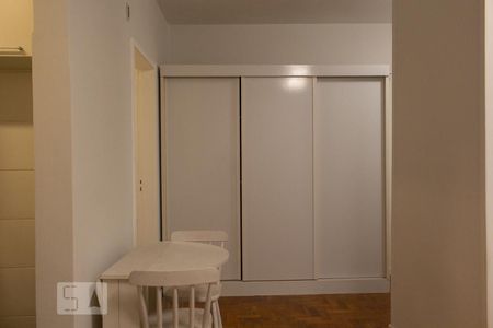 Sala de apartamento para alugar com 1 quarto, 32m² em Menino Deus, Porto Alegre