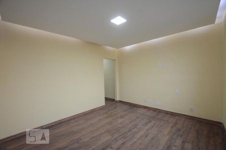Sala de apartamento para alugar com 3 quartos, 90m² em Olaria, Rio de Janeiro