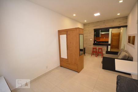 Quarto de kitnet/studio para alugar com 1 quarto, 40m² em Catete, Rio de Janeiro