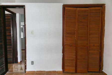 Quarto de apartamento para alugar com 2 quartos, 46m² em Boqueirão, Santos