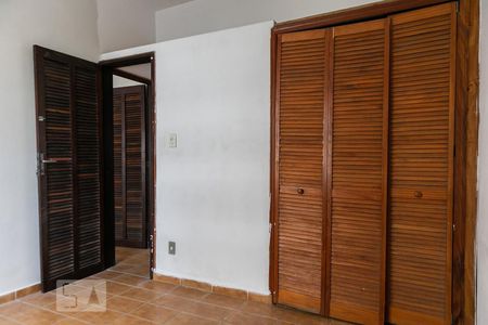 Quarto de apartamento para alugar com 2 quartos, 46m² em Boqueirão, Santos