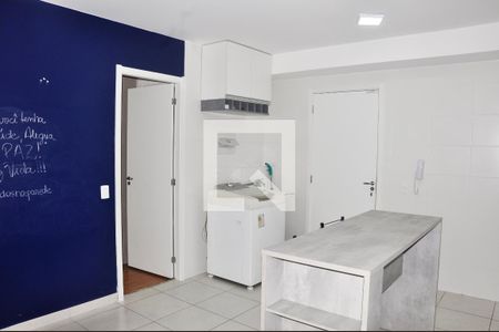 Detalhe - Sala / Cozinha / Área de Serviço de apartamento para alugar com 1 quarto, 37m² em Vila Palmeiras, São Paulo