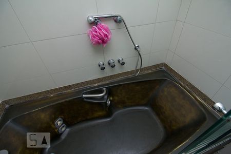 Apartamento para alugar com 280m², 4 quartos e 4 vagas Apartamento para alugar com 280m², 4 quartos e 4 vagasBanheiro Suite 2