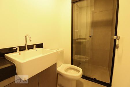 Banheiro de kitnet/studio para alugar com 1 quarto, 21m² em Vila Mariana, São Paulo