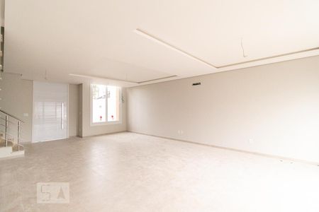 Casa à venda com 229m², 4 quartos e 4 vagasSala