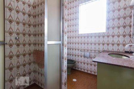 Casa para alugar com 450m², 4 quartos e 2 vagas Casa para alugar com 450m², 4 quartos e 2 vagasBanheiro Social 2