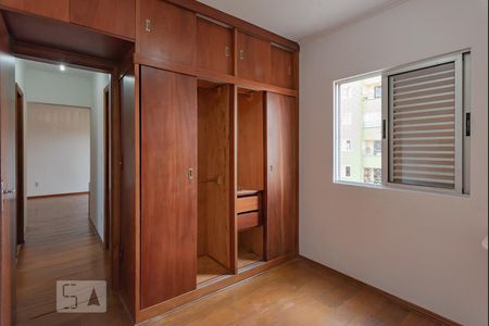 Suíte - Armários de apartamento para alugar com 3 quartos, 65m² em Vila Anhangüera, Campinas