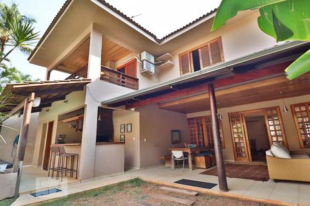 Casa para alugar com 420m², 4 quartos e 5 vagas Casa para alugar com 420m², 4 quartos e 5 vagasVaranda