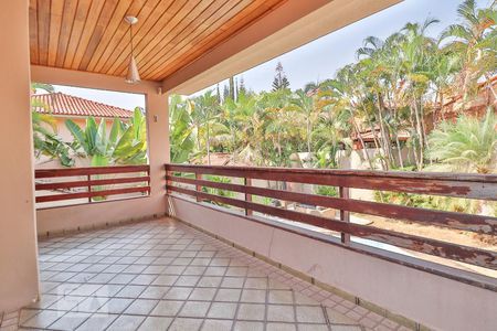 Casa para alugar com 420m², 4 quartos e 5 vagas Casa para alugar com 420m², 4 quartos e 5 vagasVaranda do quarto 2