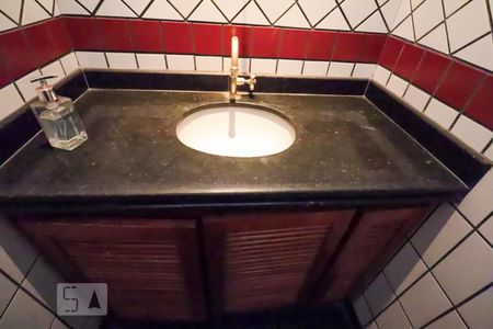 Casa para alugar com 420m², 4 quartos e 5 vagas Casa para alugar com 420m², 4 quartos e 5 vagasLavabo