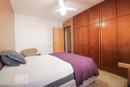 Casa para alugar com 420m², 4 quartos e 5 vagas Casa para alugar com 420m², 4 quartos e 5 vagasQuarto 1